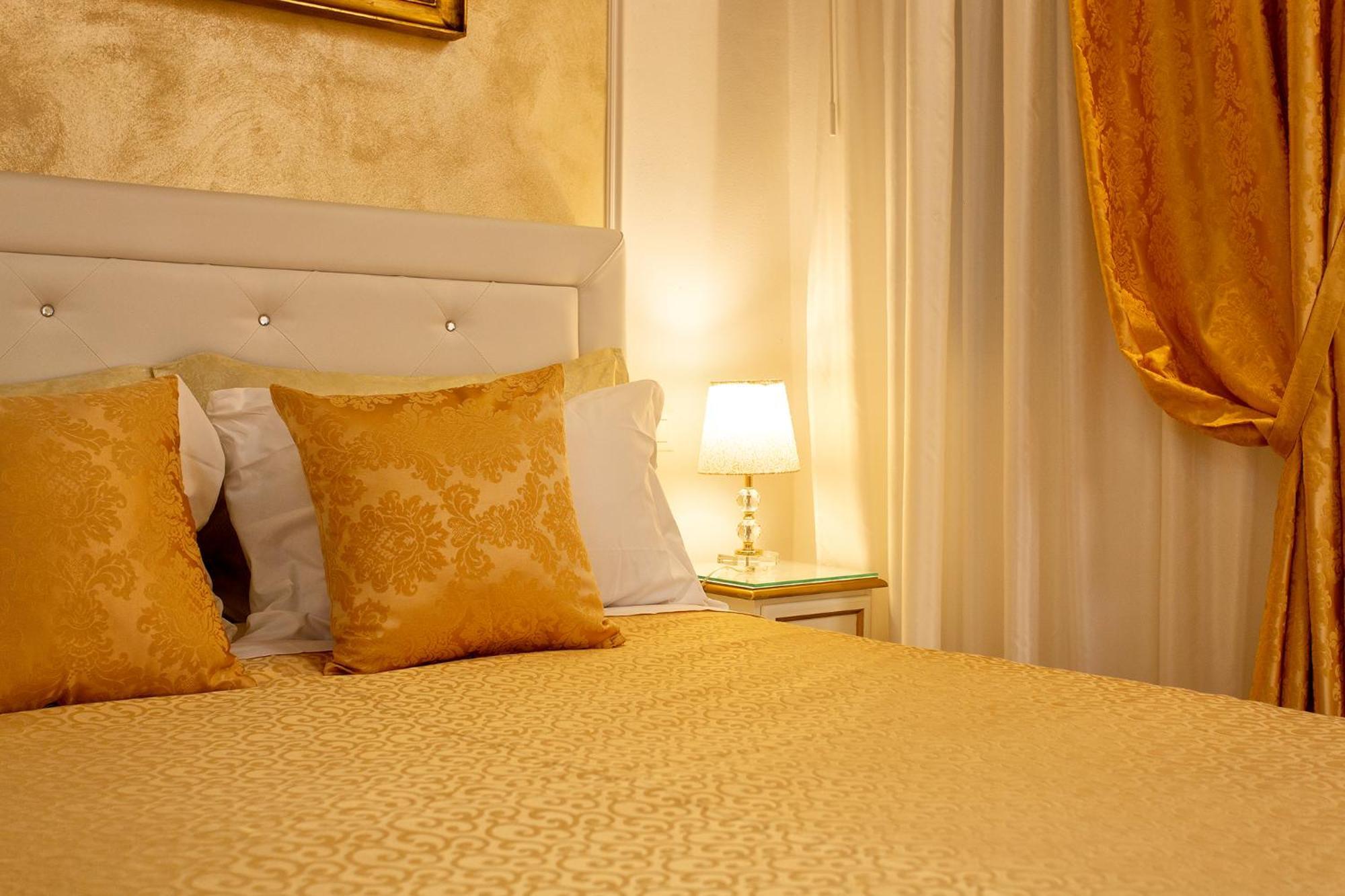 Capatron Hotel Venetië Buitenkant foto
